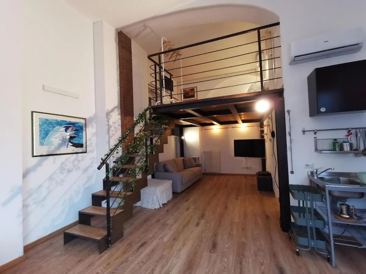 Apartment Via Scaldasole 14 Milan Italy